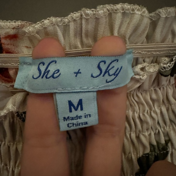 SUMMER OFF SHOULDER BEIGE ELASTIC FLORAL PRINT TOP WITH BELL SLEEVE medium - Picture 4 of 7